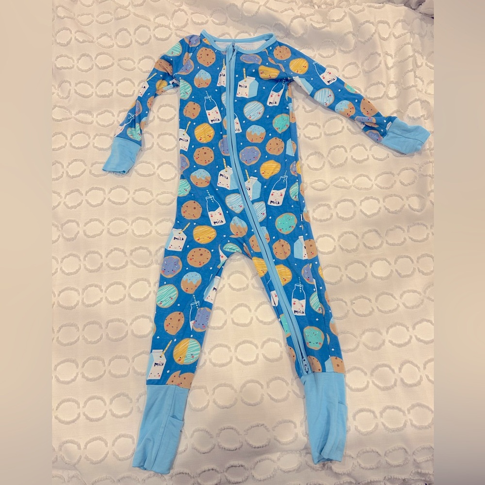 Never worn Little Sleepies Pajamas: Cookies and Milk Zippy Pajamas
